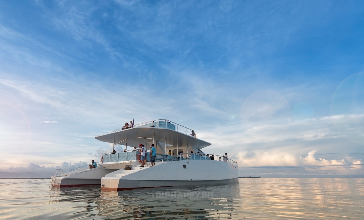 Cebu Yacht Rentals: Private Charters for Sunset Cruises & Island Hopping