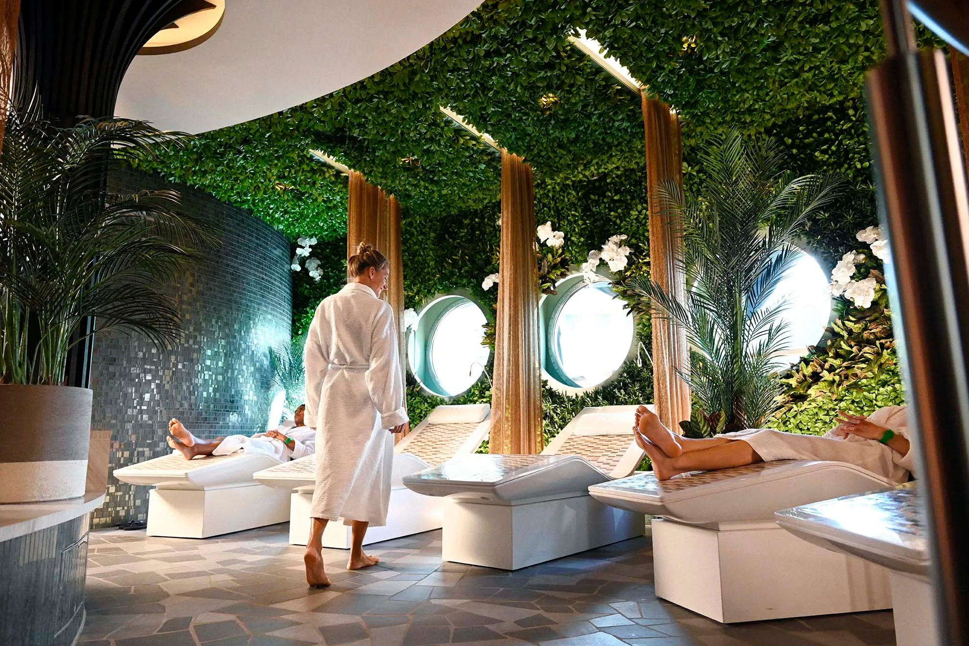 Disney lounge